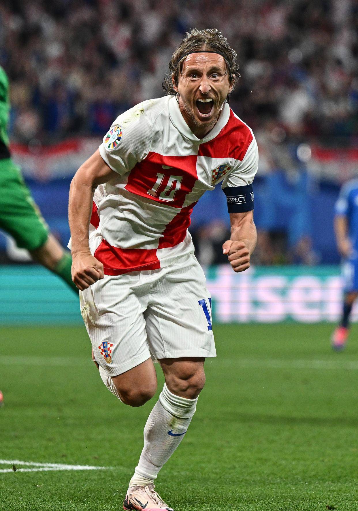 克罗地亚队稳定发挥,成功晋级欧锦赛强的简单介绍 克罗地亚队稳定发挥,成功晋级欧锦赛强的简单介绍