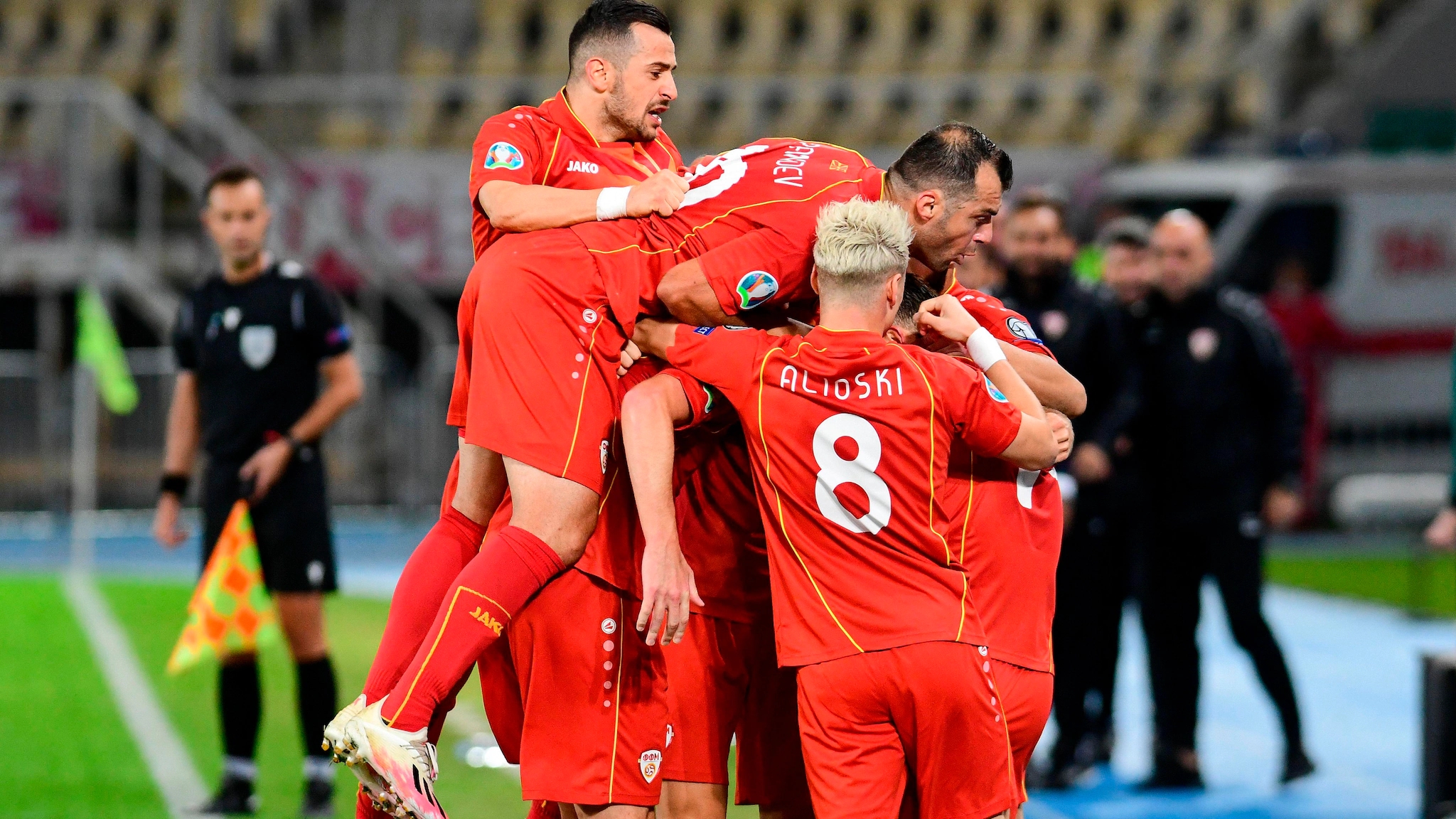 包含比利时国家队逼平希腊,欧预赛半决赛出线悬念的词条 包含比利时国家队逼平希腊,欧预赛半决赛出线悬念的词条