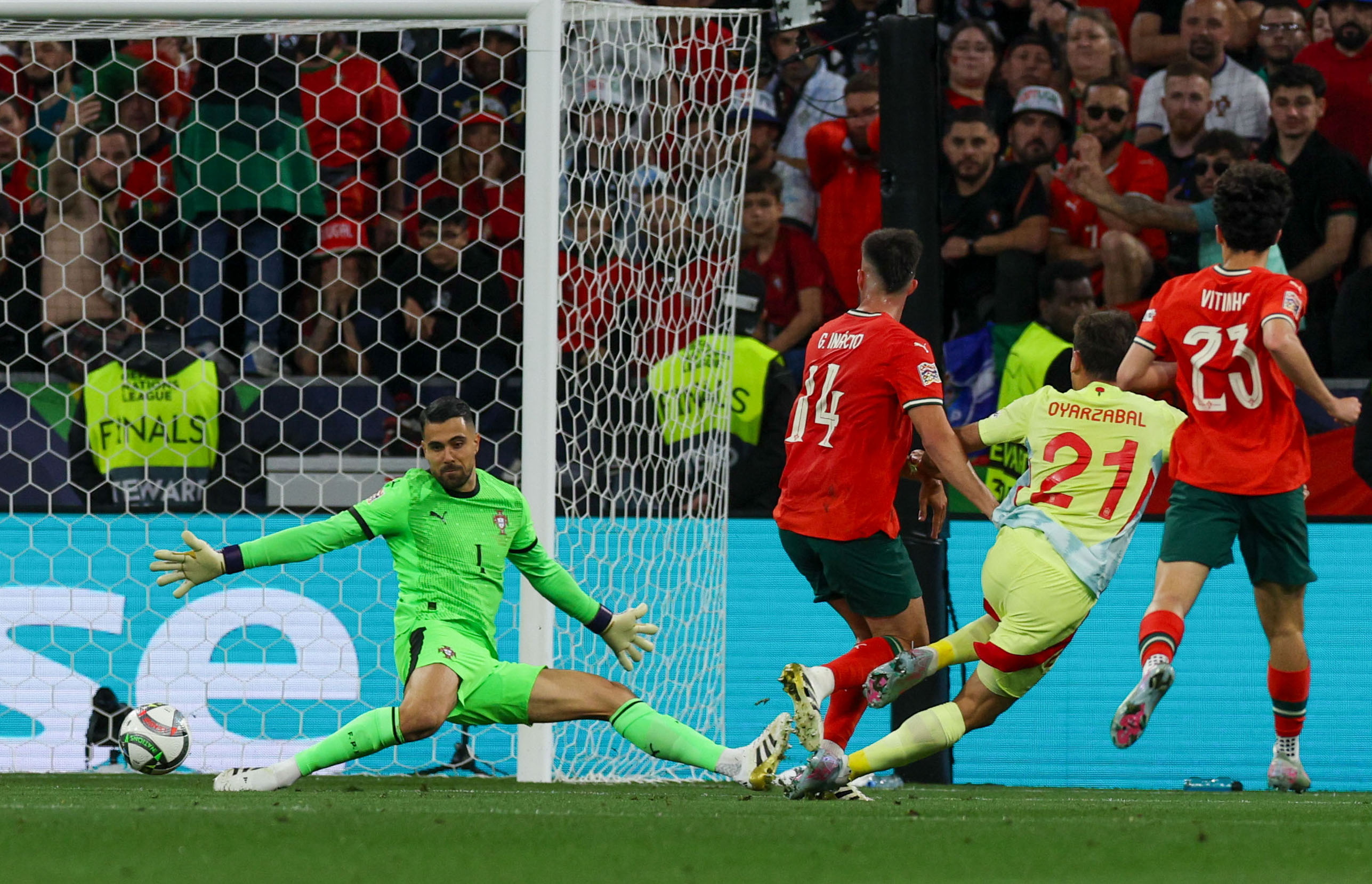 葡萄牙豪胜罗马尼亚,轻松携手晋级欧洲国家联赛的简单介绍 葡萄牙豪胜罗马尼亚,轻松携手晋级欧洲国家联赛的简单介绍