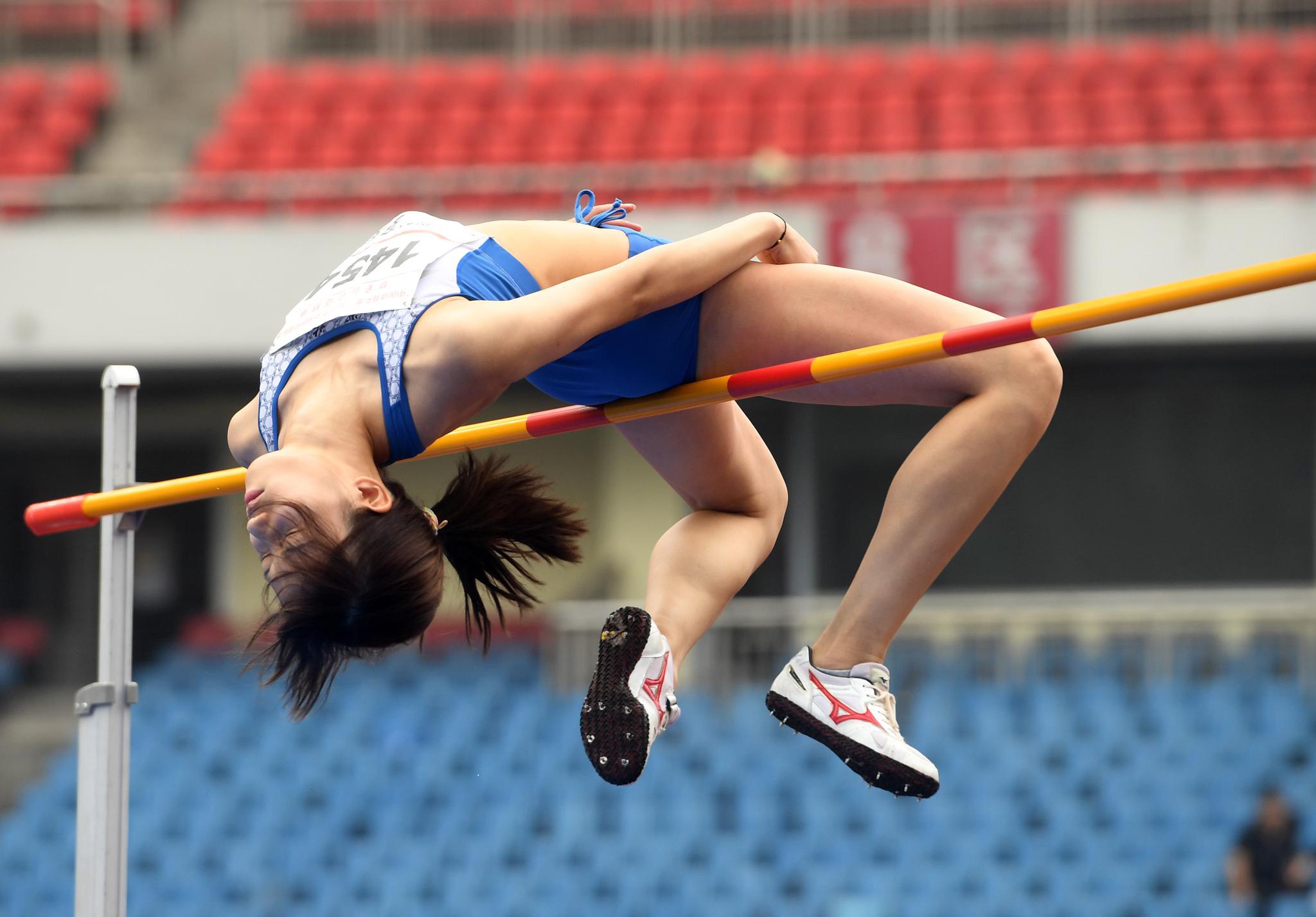 包含发挥出色!跳高选手获得冠军!的词条 包含发挥出色!跳高选手获得冠军!的词条