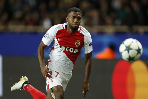 在这场角逐中,谁能笑到最后? 在这场角逐中,谁能笑到最后?