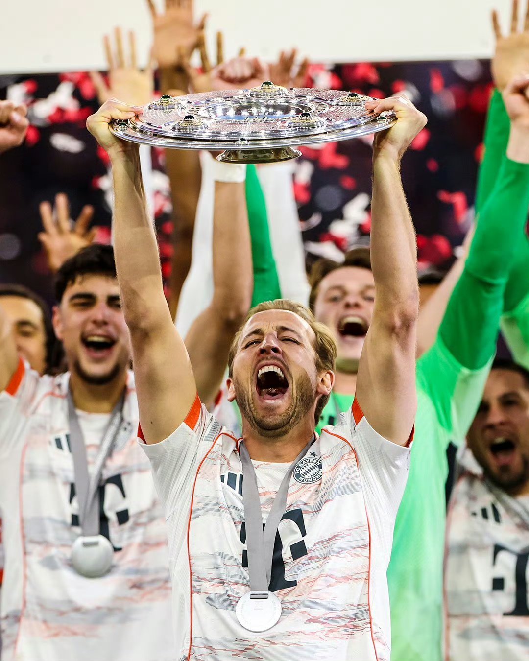 雷火电竞-包含欧洲网球队轻取AC米兰，哈里·凯恩开启传奇时刻峡谷大战总决赛，锁定晋级资格的词条