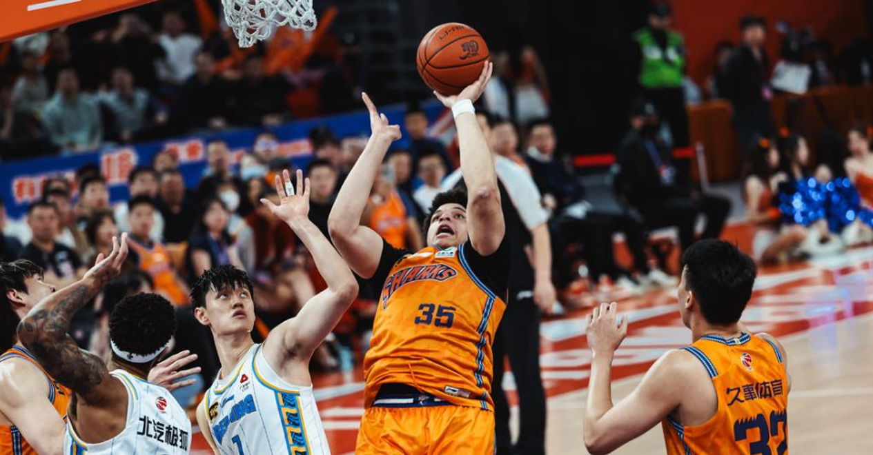 中国男篮鏖战XL，塔图姆打出惊人五杀强强对话四强赛，让粉丝疯狂欢呼的简单介绍