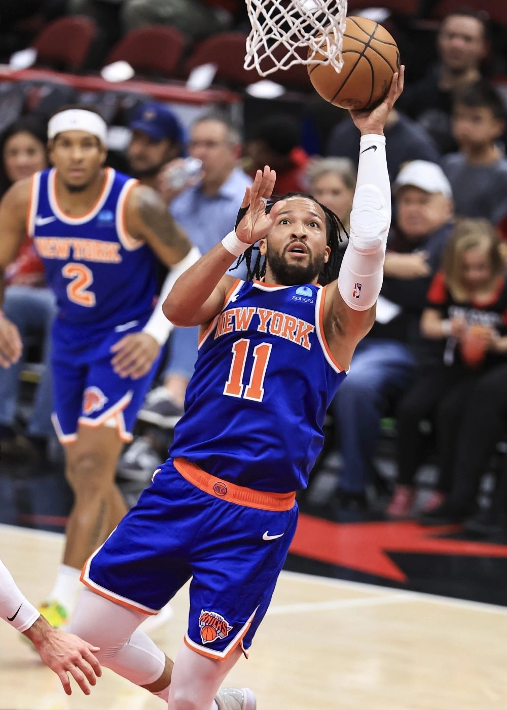 篮网横扫尼克斯，布伦森惊艳四座