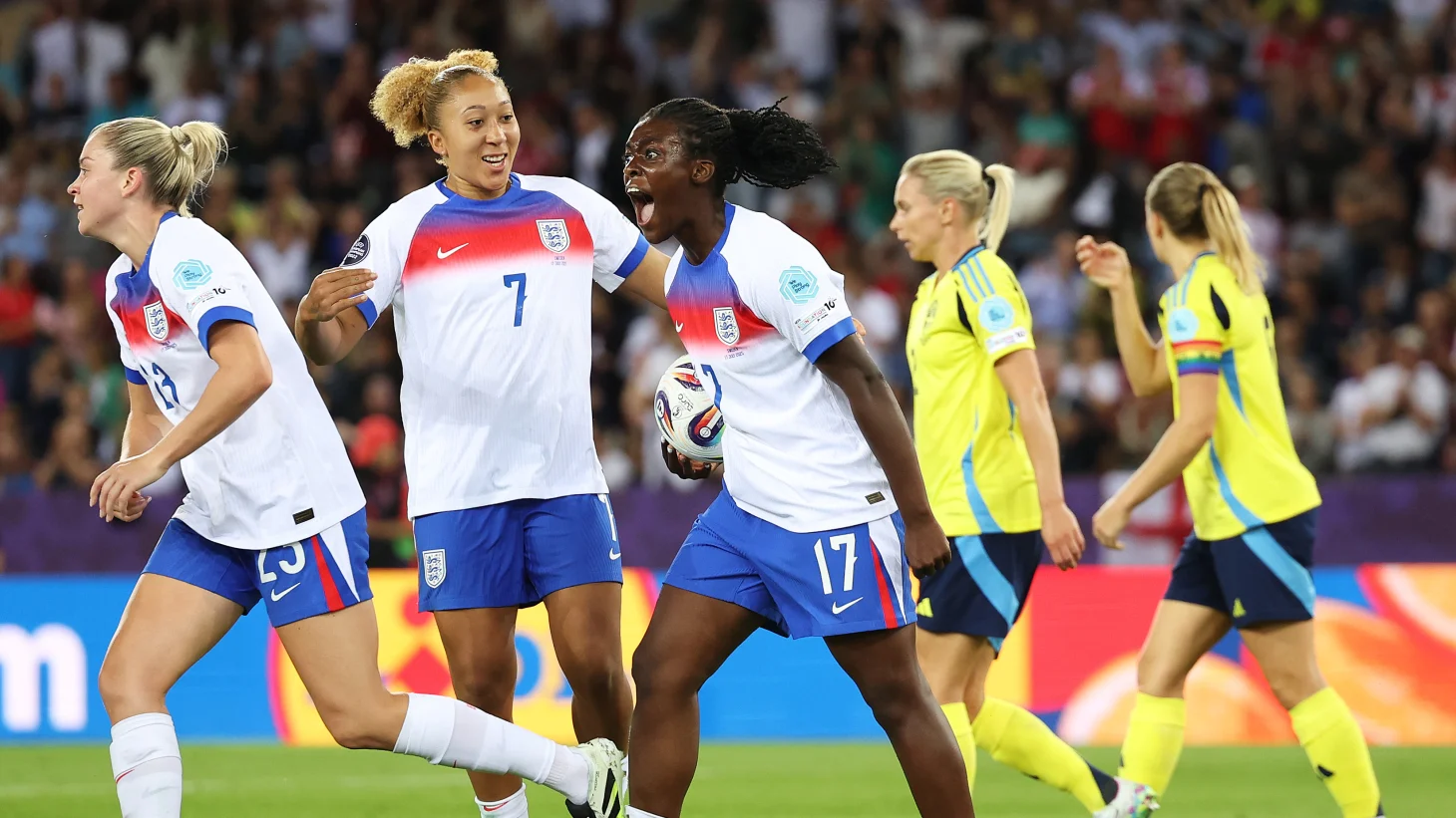 英格兰队完胜瑞典队，马龙刷新纪录