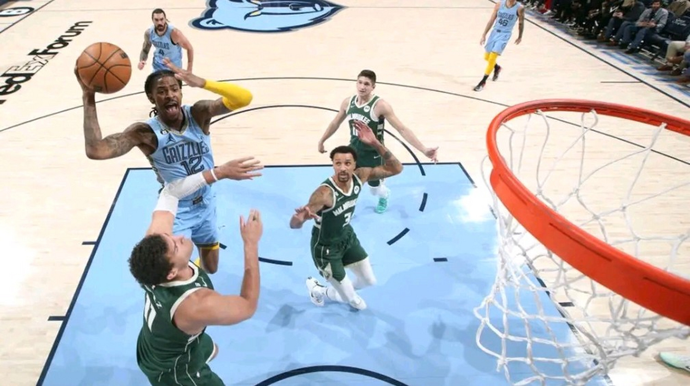 关于浙江队碾压雄鹿，西亚卡姆状态火热的信息