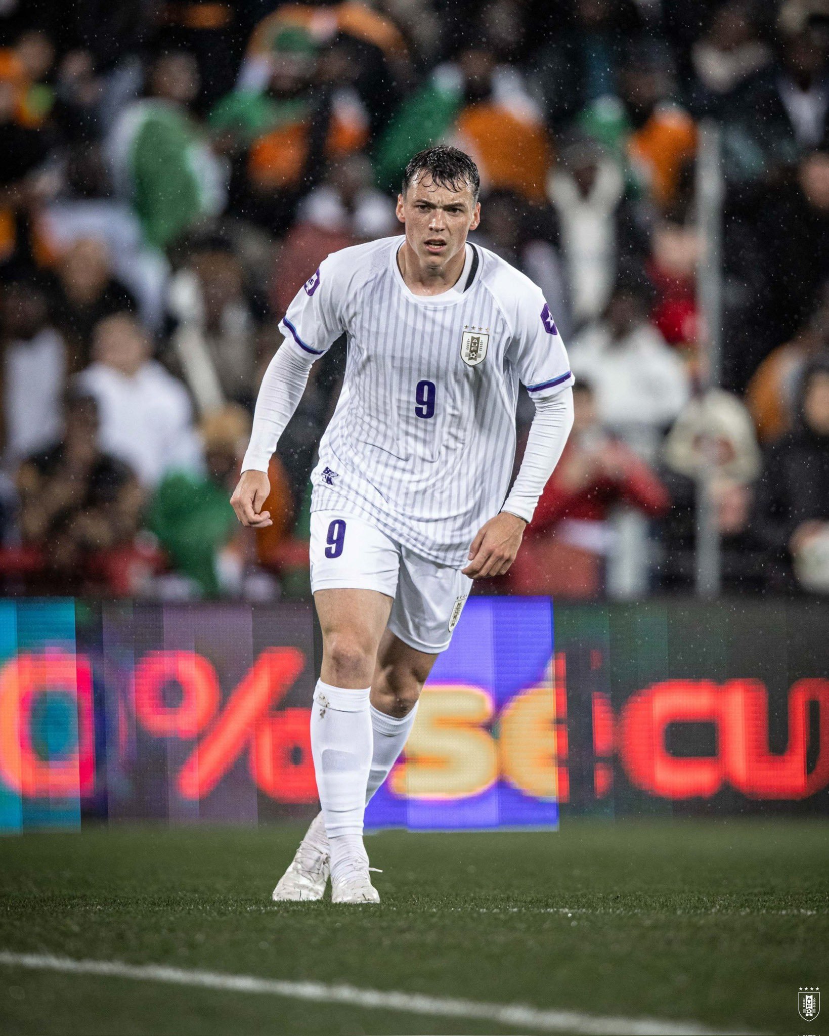 国际米兰力克乌拉圭，苏亚雷斯高光表现