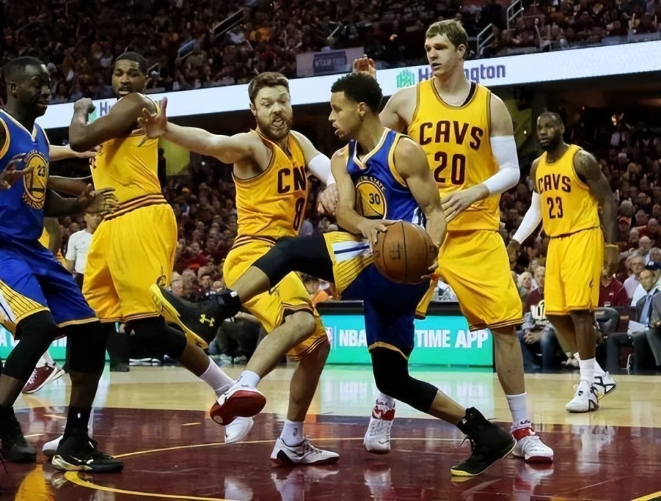 广东队鏖战勇士，范弗利特统治全场