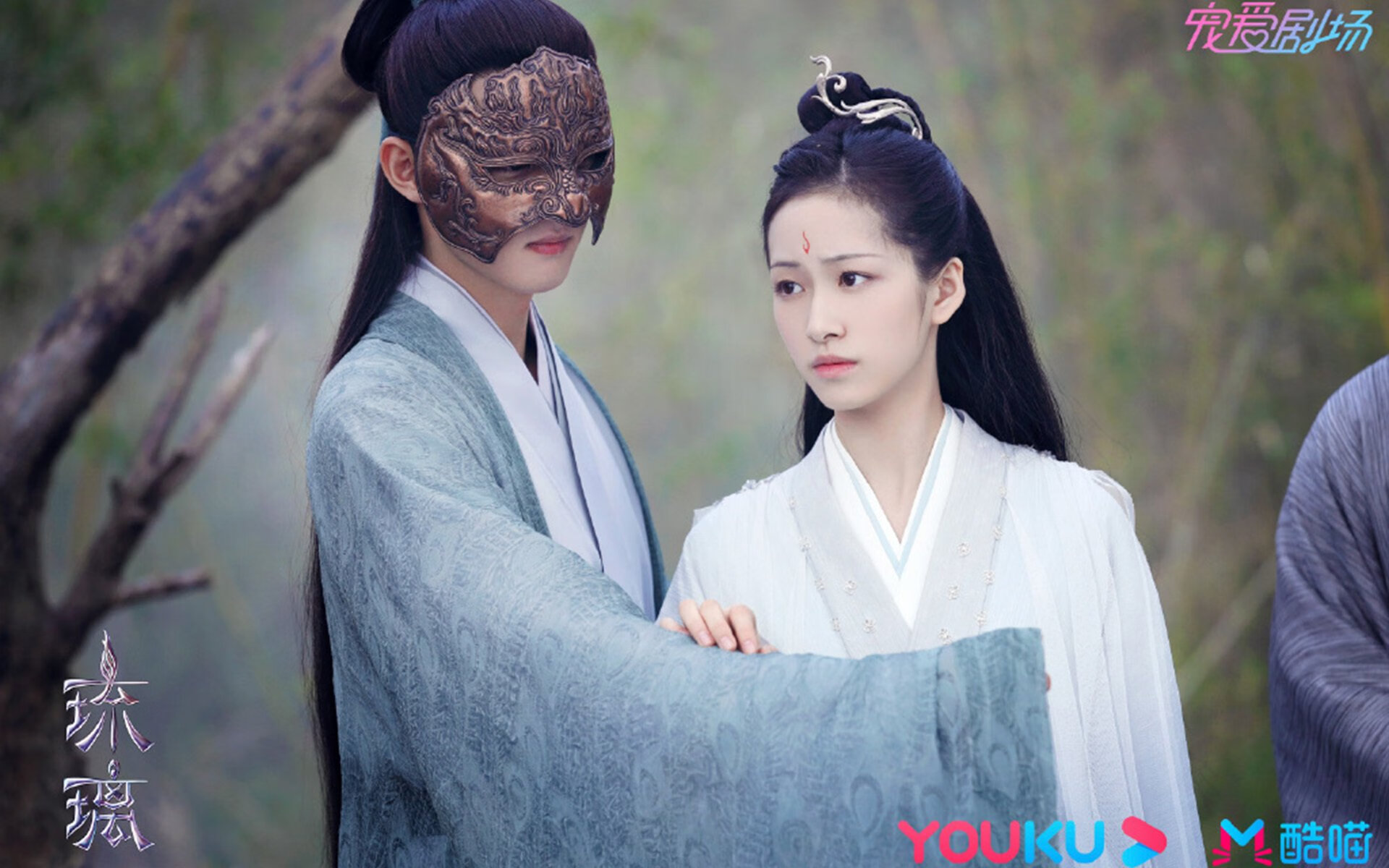 双面硬币，老将迟暮与新星诞生，共铸足球唯一性瞬间