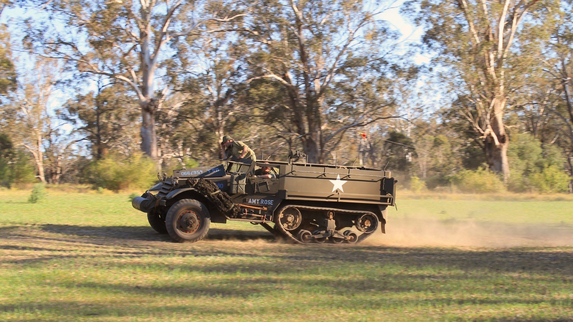 夜刃出鞘，戈贝尔于霓虹赛道写就唯一主宰法则