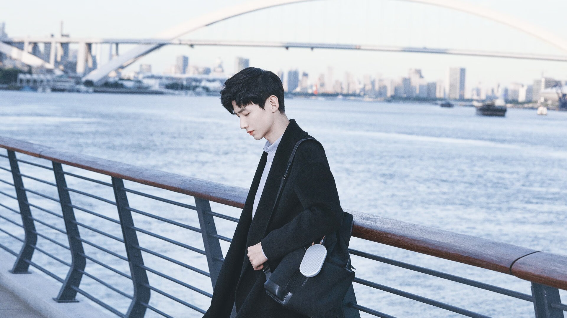 雷火电竞简介-双重奏，绿茵场上的逆袭交响与绝对掌控